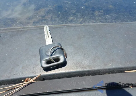 2002 Nissan Altima 2.5 S из США, поврежденный, VIN 1N4AL11D02C106183